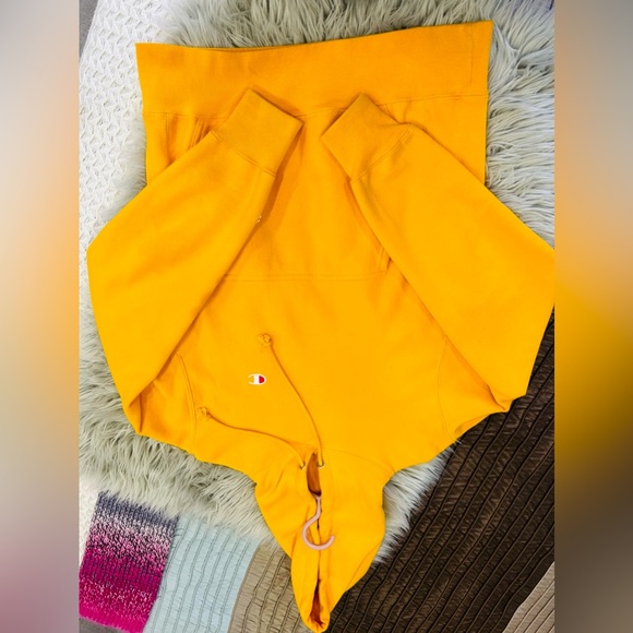 Hoodies and crew neck for sale. - Picture 16 of 16